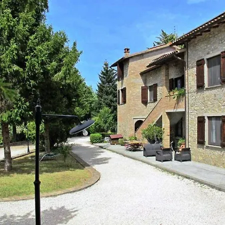 Podere Caldaruccio La Pineta Chalet בית נופש *